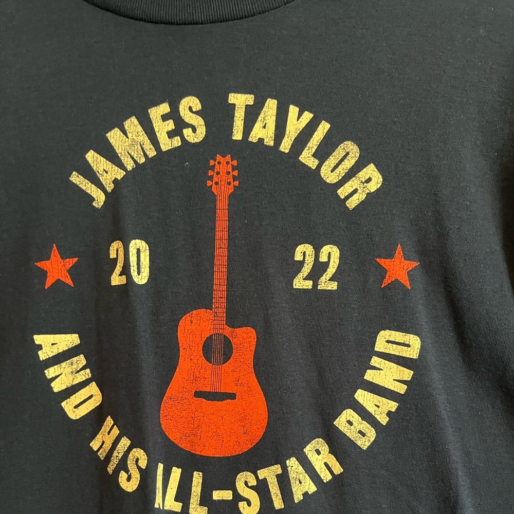 One JAMES TAYLOR AND HIS ALL-STAR BAND TSHIRT 2022 IN SIZE LARGE. - Picture 2 of 6